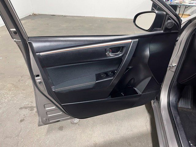 Used 2015 Toyota Corolla LE FWD image 25