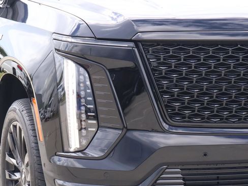 Used 2026 Cadillac Escalade 2WD w/ LPO, Floor Liner Package image 9