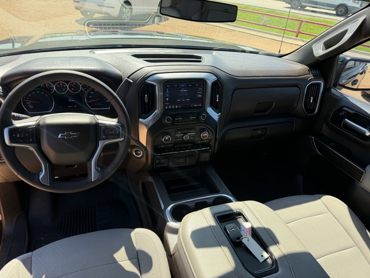 Used 2020 Chevrolet Silverado 1500 RST w/ Texas Edition AWD/4WD image 25