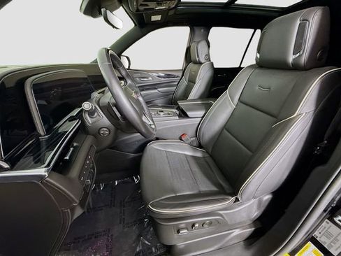 Used 2023 Cadillac Escalade Sport w/ LPO, Illumination Package AWD/4WD image 21