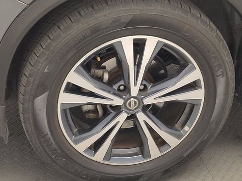Used 2018 Nissan Rogue SL FWD image 31