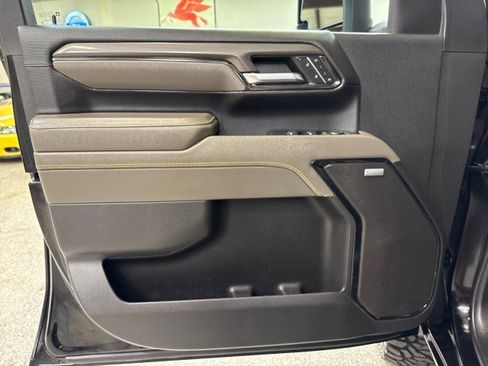 Used 2024 Chevrolet Silverado 2500 ZR2 w/ Technology Package image 25