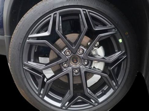 New 2026 Nissan Kicks SR AWD/4WD image 3