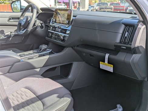 New 2025 Nissan Pathfinder SV image 22