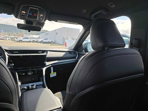 New 2026 Jeep Grand Cherokee Altitude AWD/4WD image 14
