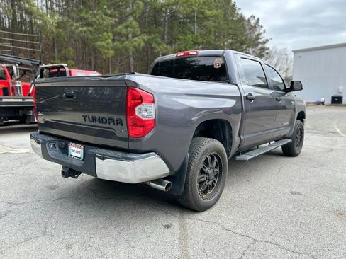 Used 2017 Toyota Tundra SR5 w/ SR5 Upgrade Package image 6