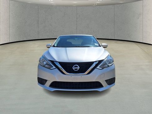 Used 2017 Nissan Sentra SV image 2