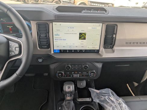 New 2026 Ford Bronco Outer Banks AWD/4WD image 13