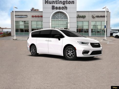 New 2026 Chrysler Pacifica Select image 11