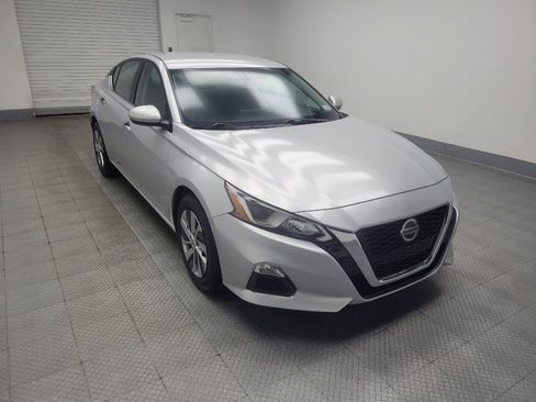 Used 2019 Nissan Altima 2.5 S FWD image 13
