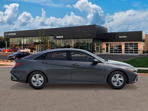 New 2026 Hyundai Elantra SE image 7