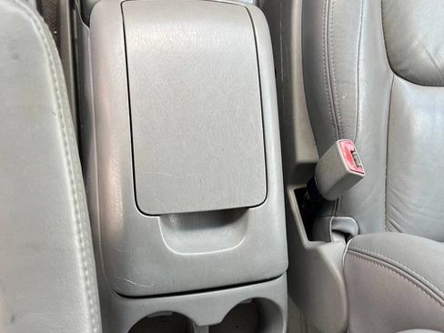 Used 2009 Toyota Sienna FWD image 3