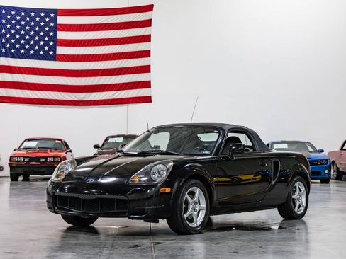 Used 2000 Toyota MR2 RWD image 18