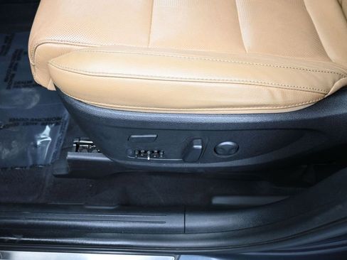 Used 2022 Kia Telluride SX w/ Towing Package image 16