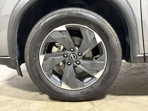 Used 2024 Nissan Rogue SV FWD image 26
