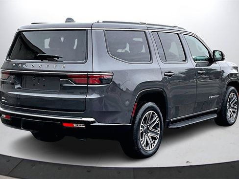 Used 2023 Jeep Wagoneer Base w/ Premium Group I image 9