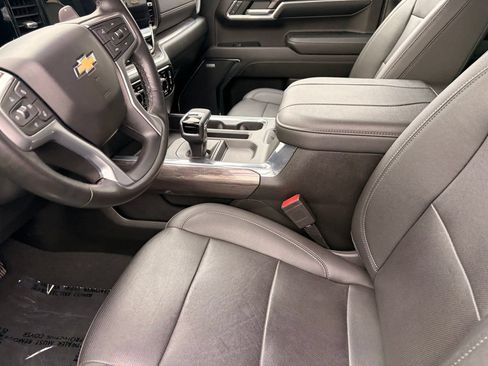Used 2024 Chevrolet Silverado 1500 LTZ AWD/4WD image 17