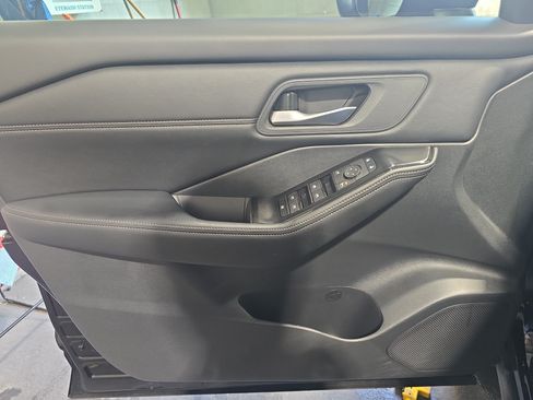 Used 2026 Nissan Rogue Dark Armor FWD image 27
