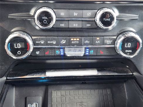Used 2021 Ford F150 Platinum w/ Equipment Group 701A High AWD/4WD image 27