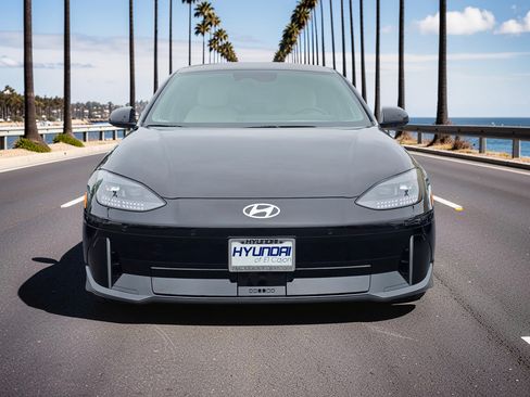 Used 2025 Hyundai Ioniq 6 SEL RWD image 3