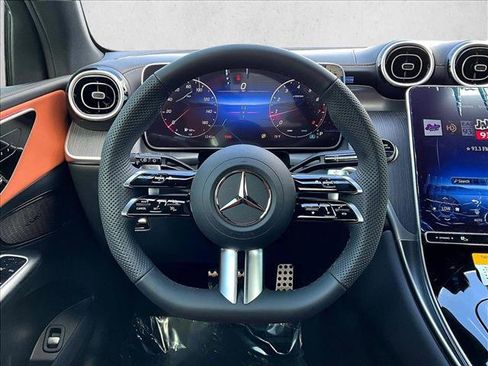 Used 2026 Mercedes-Benz GLC 300 4MATIC image 18