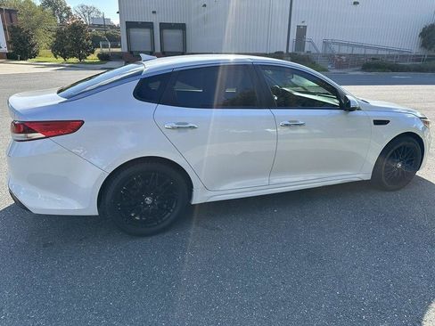 Used 2017 Kia Optima LX w/ Option Group 014 FWD image 6
