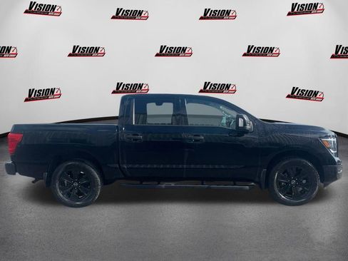 Used 2024 Nissan Titan SV w/ SV Convenience Package image 4