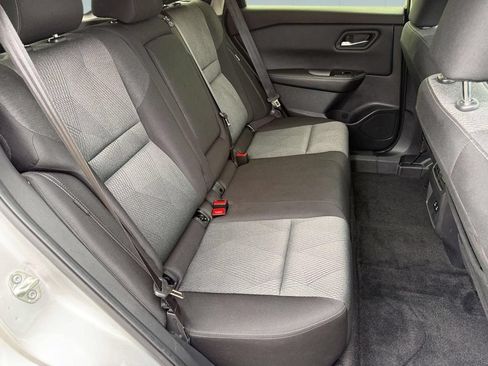 Used 2025 Nissan Rogue SV AWD/4WD image 29