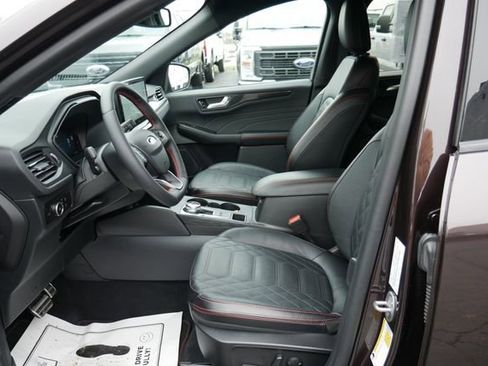 Used 2023 Ford Escape ST-Line Elite w/ Premium Technology Package image 2