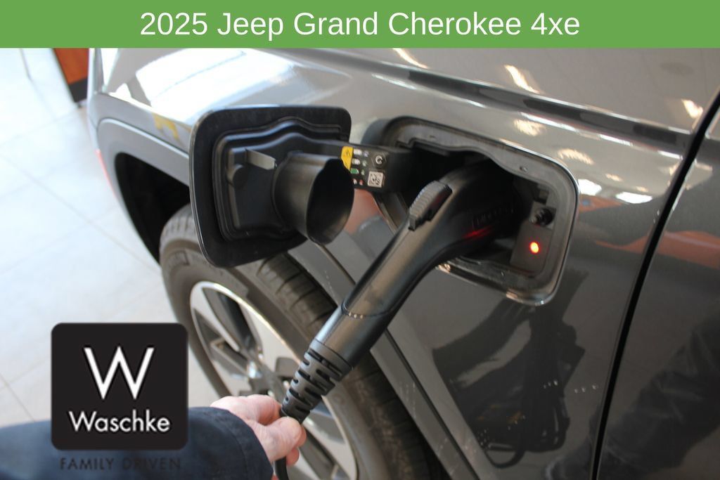 New 2025 Jeep Grand Cherokee Limited 4xe w/ Trailer Tow Package AWD/4WD image 23