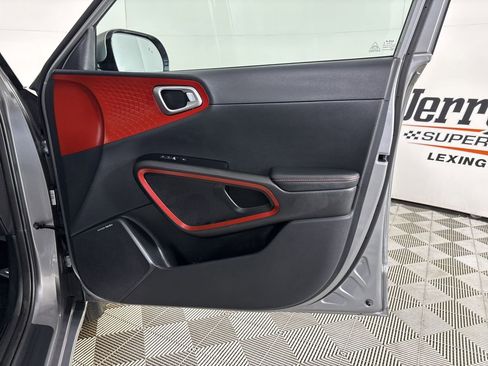 Used 2025 Kia Soul GT-Line w/ GT-Line Technology Package image 28