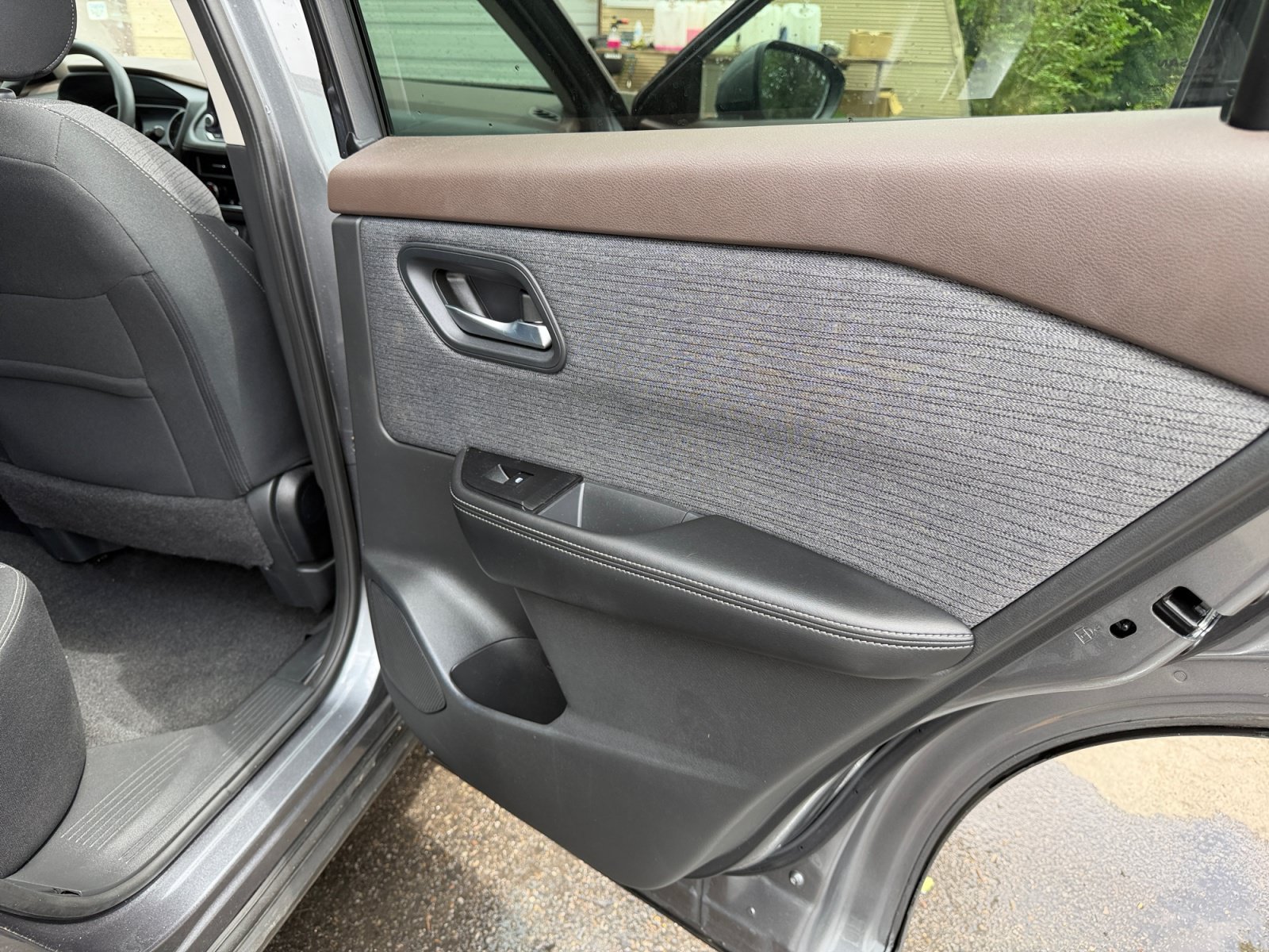 Used 2023 Nissan Rogue SV AWD/4WD image 17