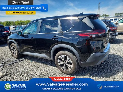 Used 2022 Nissan Rogue SV image 3