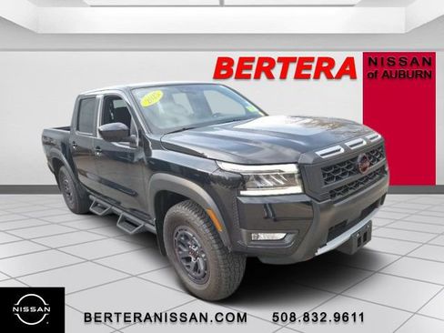 Used 2025 Nissan Frontier PRO-4X AWD/4WD image 4