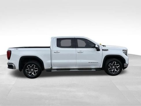 Used 2023 GMC Sierra 1500 SLT w/ SLT Premium Plus Package AWD/4WD image 9