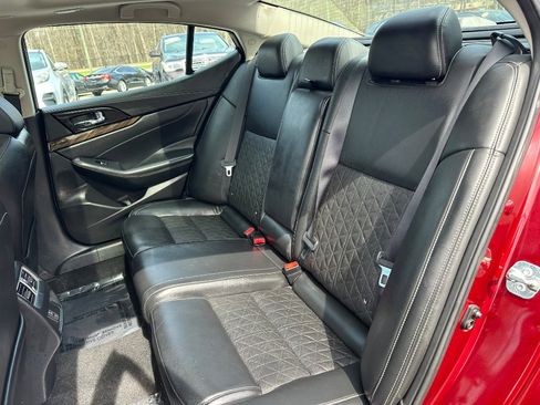 Used 2018 Nissan Maxima Platinum w/ Interior Lighting Package image 17