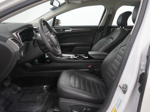 Used 2015 Ford Fusion SE w/ Equipment Group 202A image 21