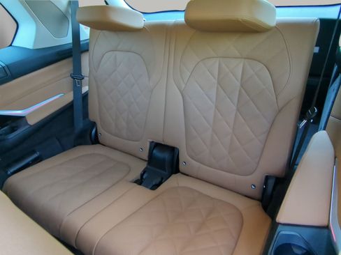 Used 2025 BMW X7 xDrive40i w/ Premium Package AWD/4WD image 55
