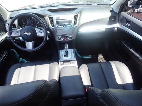 Used 2010 Subaru Outback 2.5i Premium image 14