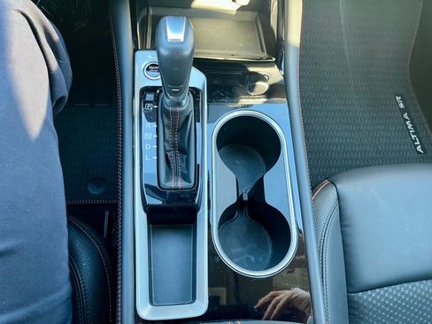 Used 2024 Nissan Altima 2.5 SR image 23