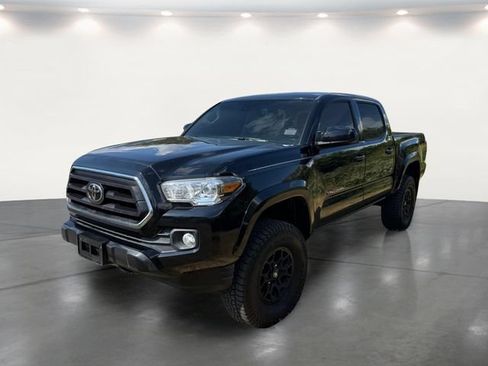 Used 2020 Toyota Tacoma SR5 AWD/4WD image 2