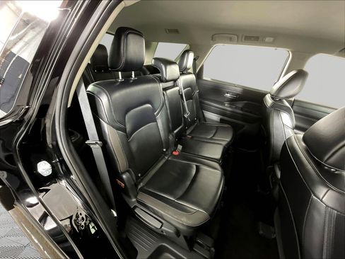 Used 2024 Nissan Pathfinder SL AWD/4WD image 24