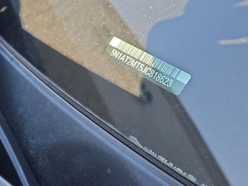 Used 2018 Nissan Rogue SV image 12