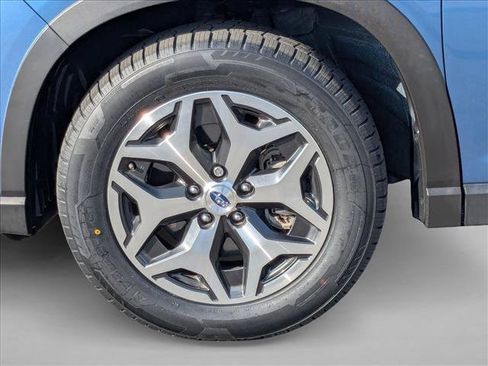 Used 2024 Subaru Forester Premium AWD/4WD image 25