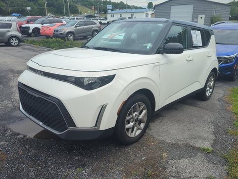 Used 2024 Kia Soul S FWD image 1