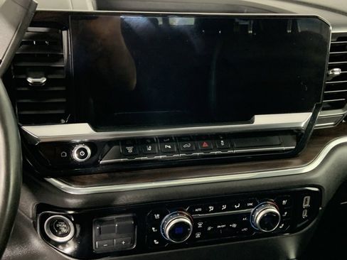 Used 2024 GMC Sierra 3500 SLT w/ SLT Convenience Package image 33