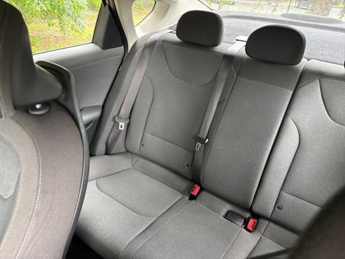 Used 2025 Kia K4 FWD image 41