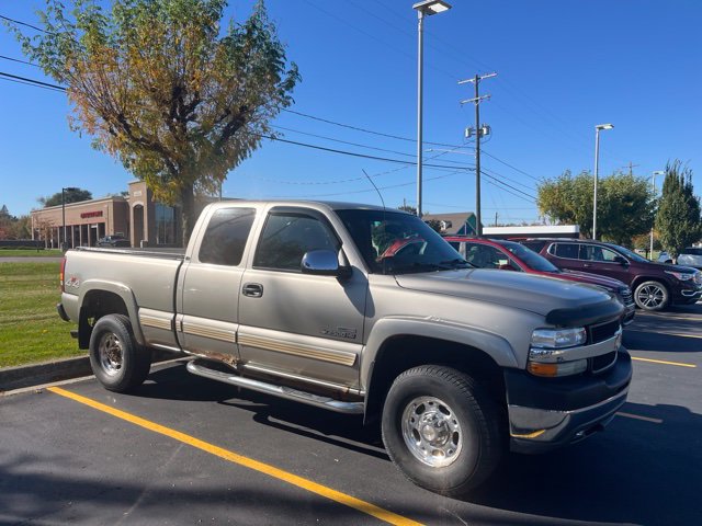 Used 2002 Chevrolet Silverado 2500 LS w/ Electrical Convenience Pkg AWD/4WD image 1