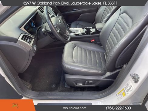 Used 2015 Ford Fusion SE w/ Equipment Group 202A AWD/4WD image 22