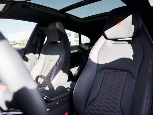 Used 2021 Lamborghini Urus image 43